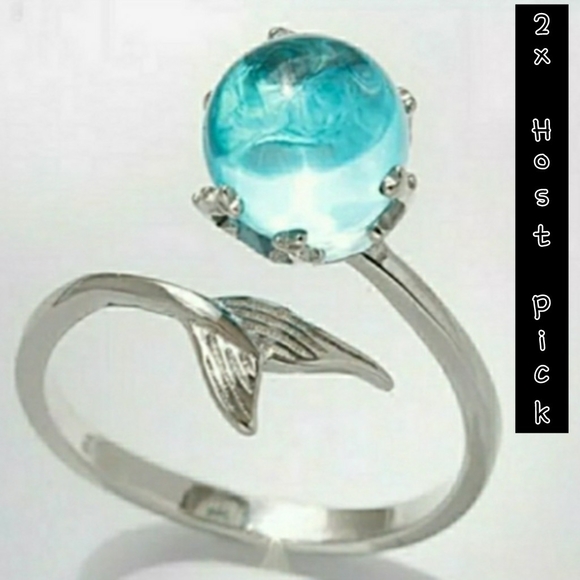 .. Jewelry - ☮️HP☮️Mermaid Crystal Aqua Open Adjustable Ring